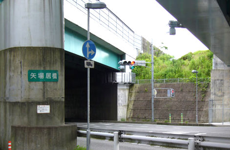 見たこともない空の色、見たこともない海の色・・・