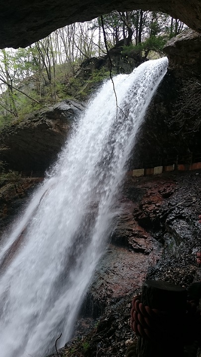 信州　高山村　雷滝