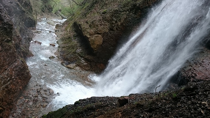 信州　高山村　雷滝