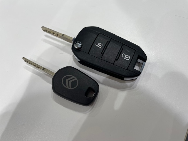 新型C3 は明日から3日間だけの展示となります！デビューフェアーは11月半ばを予定しております！！