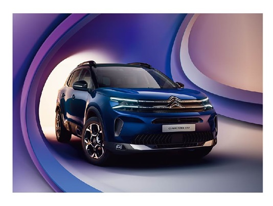 NEW CITROËN C5 X ＆ C5 X PLUG-IN HYBRID 独創と革新のデザインを極めることで生まれたシトロエンの新しいフラッグシップモデル。 | ENJOY AUTUMN 2022 アクセサリーサポート 10万円